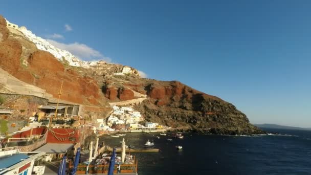 Kust van santorini eiland in Griekenland — Stockvideo