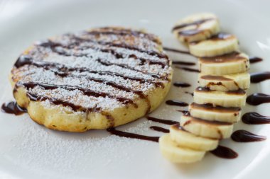 muz ve çikolata gözleme servis