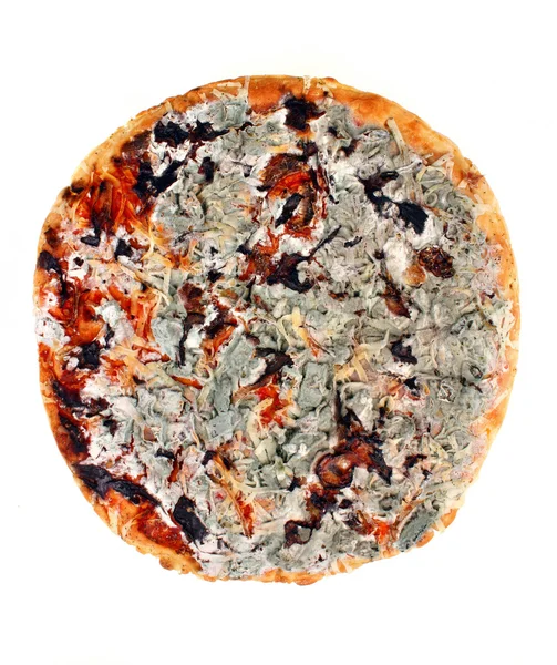 分離されたカビのピザ — ストック写真