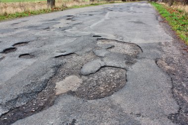 Kötü yol asfalt 