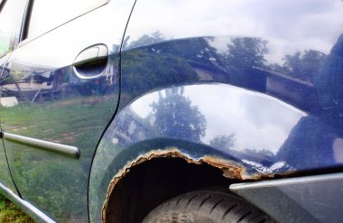 Araba ile pas korozyon