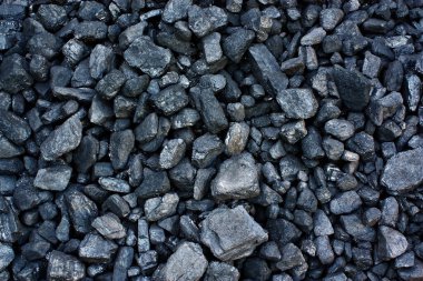 Maden ocağından kömür yığını
