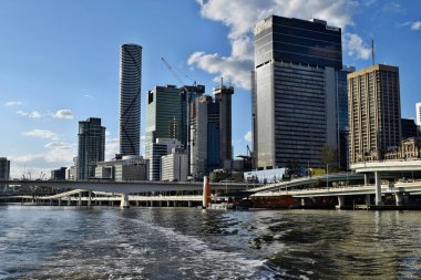 Brisbane, Queensland, Avustralya - 27 Eylül 2017: Modern gökdelenler, Brisbane Nehri yakınlarındaki binalar