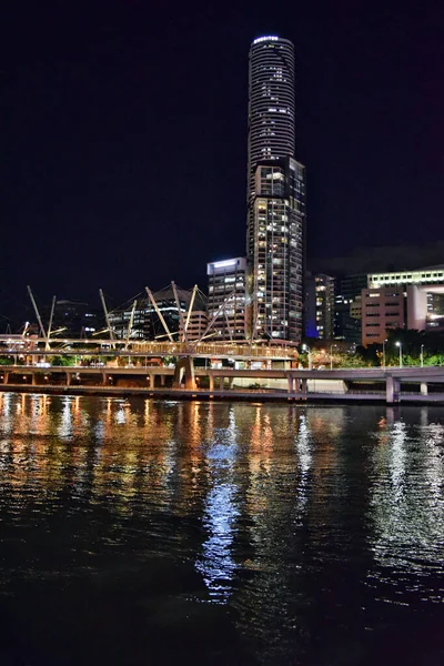 澳大利亚昆士兰州布里斯班 2017年9月27日 市中心一座令人叹为观止的现代摩天大楼 — 图库照片