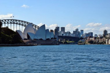 Sydney, New South Wales, Avustralya, - 23 Ekim 2017: Opera Binası ve Sydney Limanı Köprüsü 'ne muhteşem bir manzara