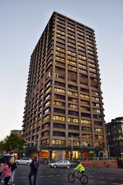  Sydney, New South Wales, Avustralya, - 23 Ekim 2017: Sidney 'deki şehir merkezindeki uzun modern builiding