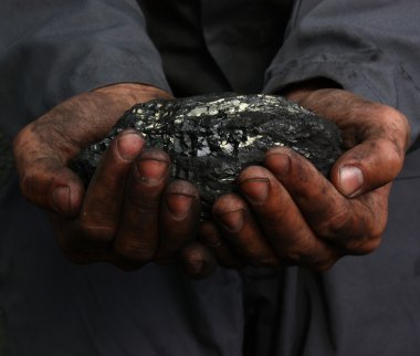 Elinde kömür