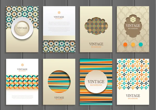 Ensemble de brochures vectorielles de stock dans un style vintage — Image vectorielle