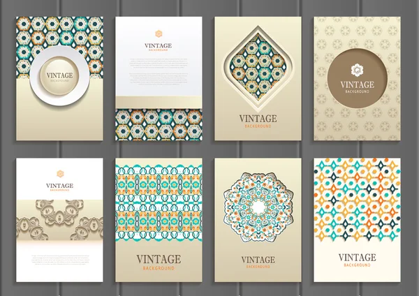 Conjunto de folletos de vector de stock en estilo vintage — Vector de stock