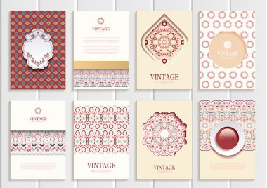 Vintage tarzı broşürleri kümesi.