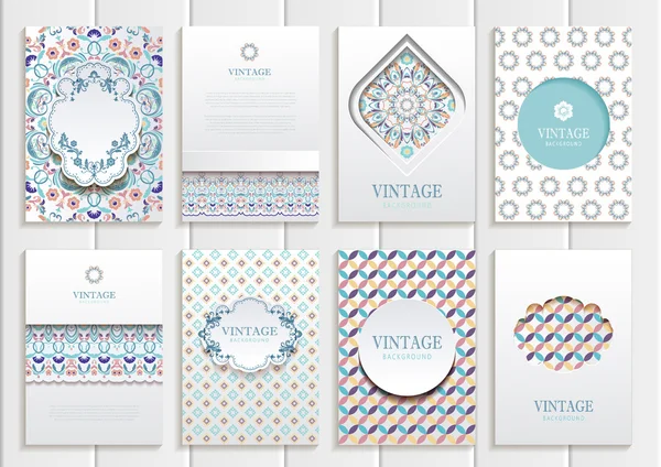 Ensemble de brochures dans un style vintage . — Image vectorielle