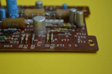  Elektronik devre kartı bileşeni
