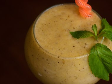 sağlıklı yeşil smoothie