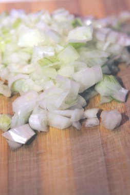 ince doğranmış soğan