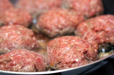 bir tavada Dana köfte