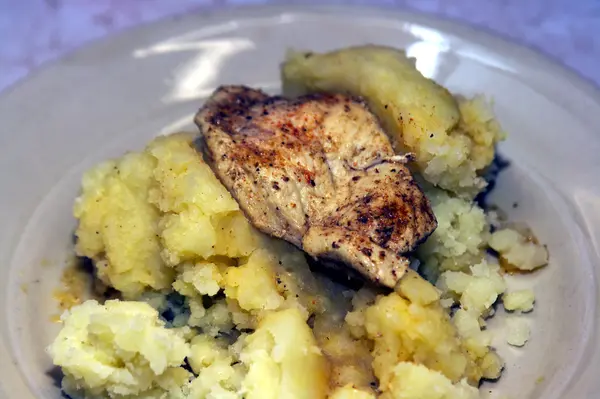tavuk göğüs fileto patates ile