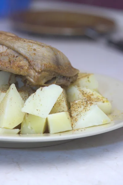 Pommes de terre quart de poulet — Photo