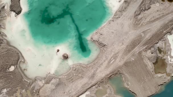 Aérien de lacs salés, paysage naturel à Qinghai, Chine. — Video