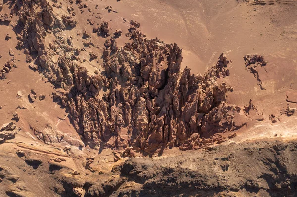 砂漠と奇妙な石を避けます 中国の新疆で撮影 — ストック写真