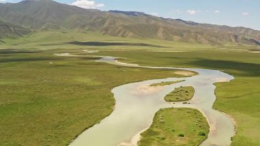 Bayinbuluke çayır manzarası.