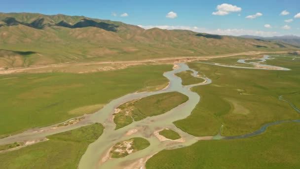 Bayinbuluku prairie et rivière dans une belle journée. — Video