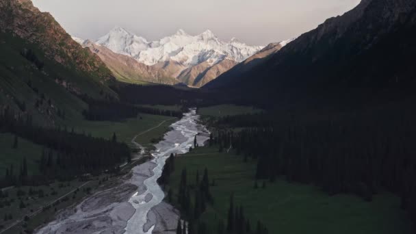 Góry Drzewa Zachodzie Słońca Foto Podróże Xiate Xinjiang Chiny — Wideo stockowe