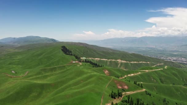 Stora Gräsmarker Och Berg Fin Dag Flygfoto Nalati Vall Xinjiang — Stockvideo
