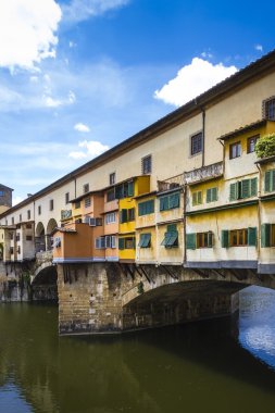 ponte vecchio ve nehir manzarasına arno