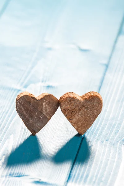 Corazones sobre fondo de madera —  Fotos de Stock