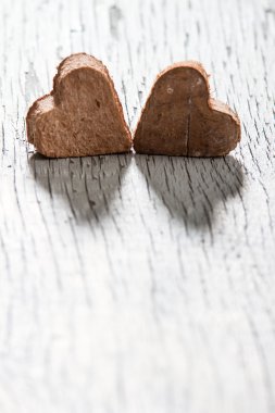 ahşap zemin üzerinde Hearts