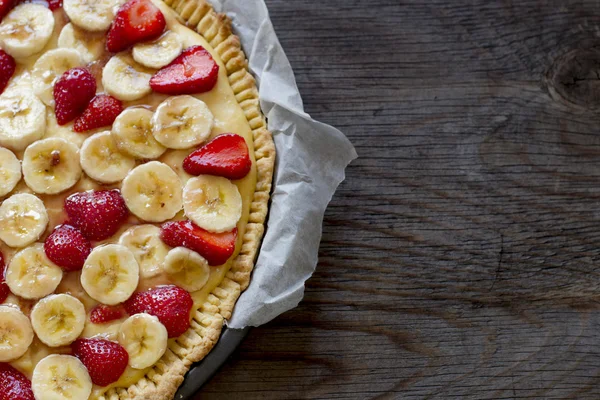 Bananas and Strawberries Tart — Stock Photo, Image