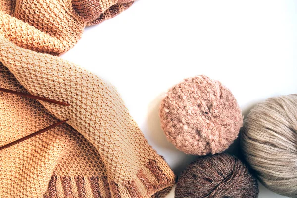 Balls Woolen Yarn Different Colors Knitted Beige Sweater Knitting Needles — Stock Photo, Image