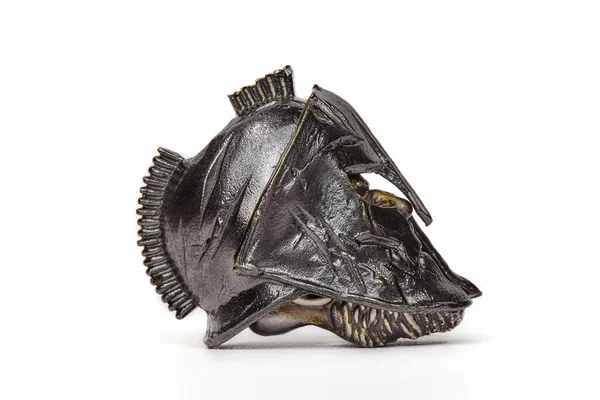 Metal bir kask. Spartalılar 'ın kaskı. Savaşçılar Miğferi