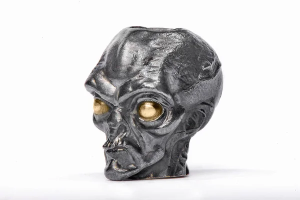 Uzaylı yüzü izole edilmiş arka planda. Ufo kavramı