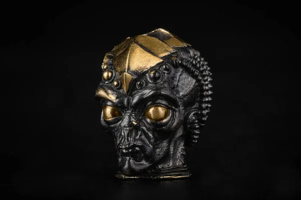 Uzaylı yüzü izole edilmiş arka planda. Ufo kavramı