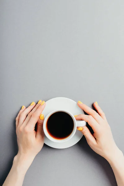 Woman Hand Holds Cup Tea Top View — Stock Photo, Image