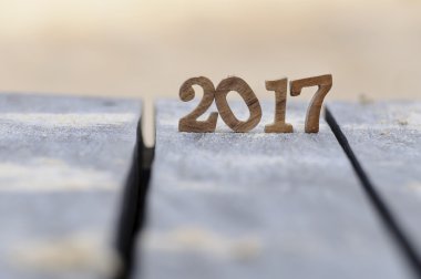 Tahta ve kum zemin üzerine ahşap numarası 2017
