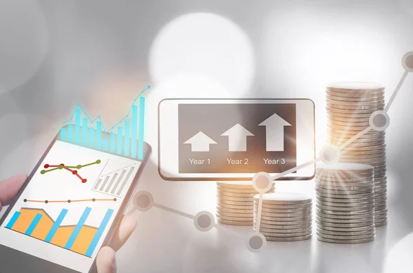 Aplicação Tecnologia Financeira Retorno Sobre Investimento Tela Telefone Inteligente Pilha — Fotografia de Stock