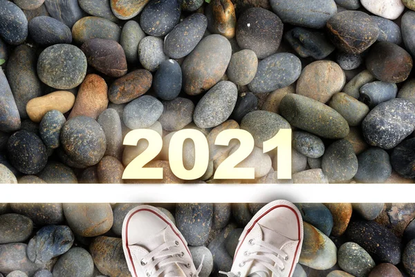 Anno Nuovo 2021 Scritto Modello Pietre Linea Partenza Con Sneaker — Foto Stock