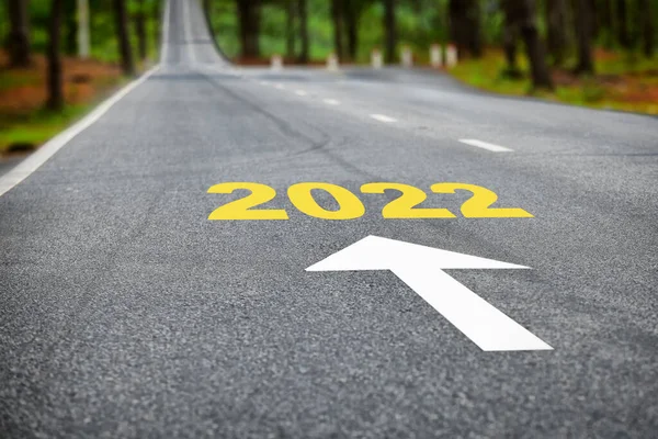 New Year 2022 Asphalt Road Surface White Arrow Business Beginning — Stock Photo, Image