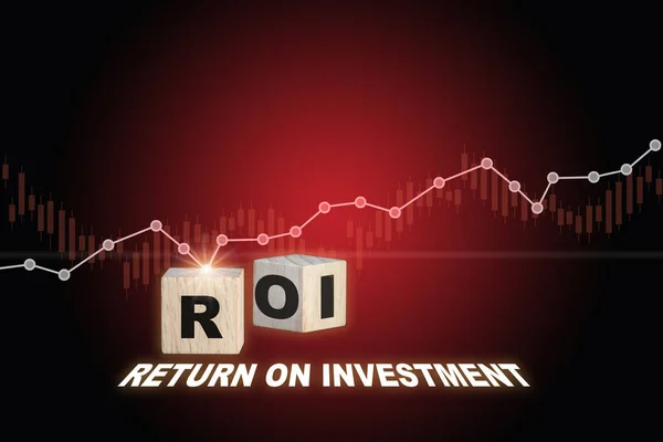 木製の立方体と赤い背景の成長グラフに書かれたRoi 投資の概念とビジネスチャレンジの成功のアイデアに戻る — ストック写真