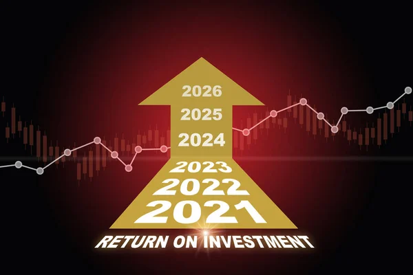 2021年から2026年にかけては 投資ロイワード成長グラフ上に黄色の矢印が赤の背景に戻ります 成功の概念と経済貿易の挑戦のアイデアへのビジネス方向 — ストック写真