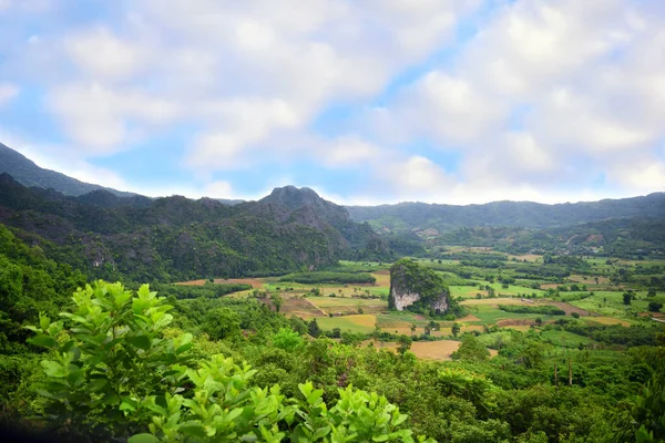 Hermoso Paisaje Rural Montañoso Con Fondo Cielo Azul Nublado Provincia —  Fotos de Stock