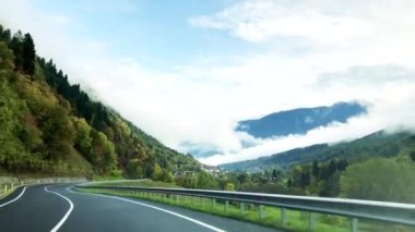 İtalya 'nın güzel yolu manzaralı.