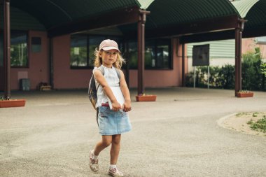 Öğrenciler okula dönüyor..