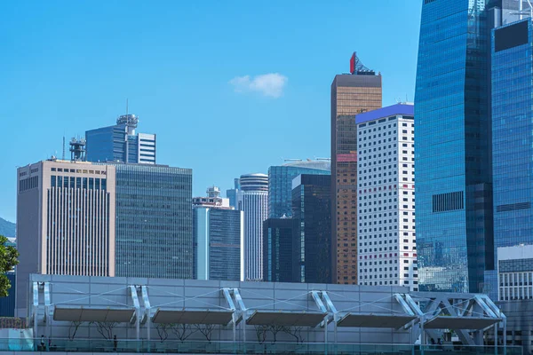 香港商业大厦近旁 — 图库照片