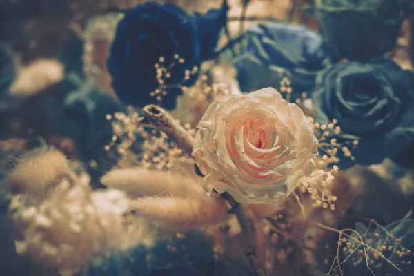 Mooie Kunstmatige Bloemen Achtergrond Vintage Stijl — Stockfoto