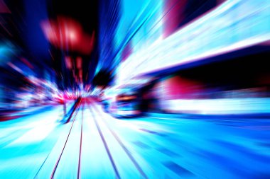 Şehirdeki gece trafiği ışıklarının soyut görüntüsü