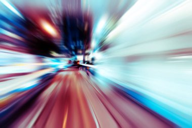 Şehirdeki gece trafik ışıklarının soyut görüntüsü; 