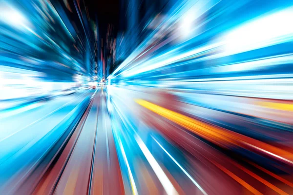 Şehirdeki gece trafiği ışıklarının soyut görüntüsü